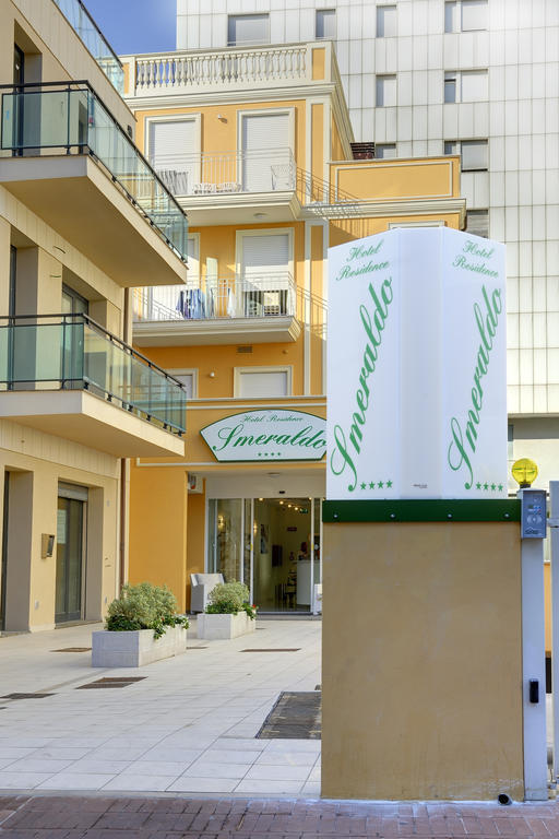 Residence Suite Smeraldo Riccione Buitenkant foto