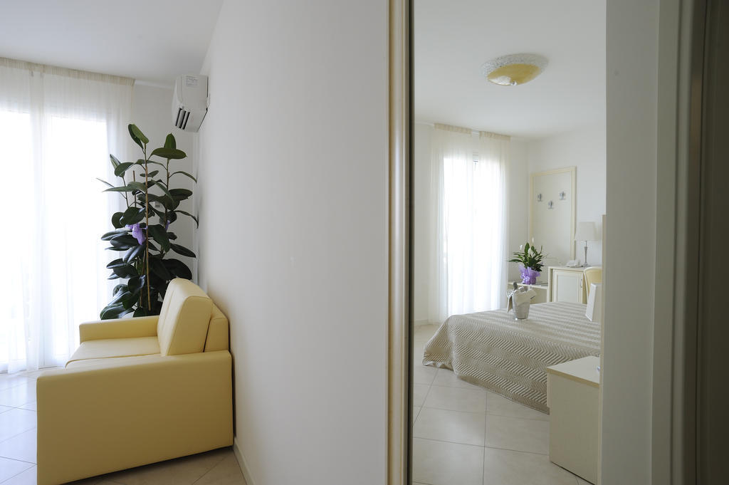 Residence Suite Smeraldo Riccione Kamer foto